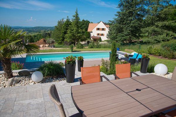 Les piscines et spas par Perret Paysage à Tournus