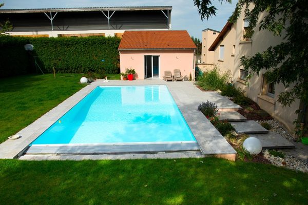 Les piscines et spas par Perret Paysage à Tournus