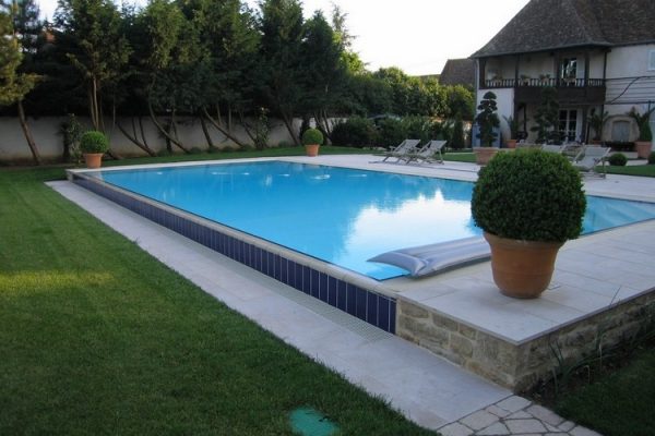 Les piscines et spas par Perret Paysage à Tournus