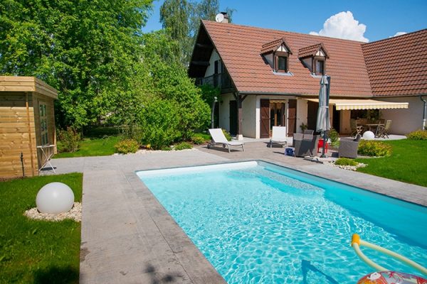 Les piscines et spas par Perret Paysage à Tournus