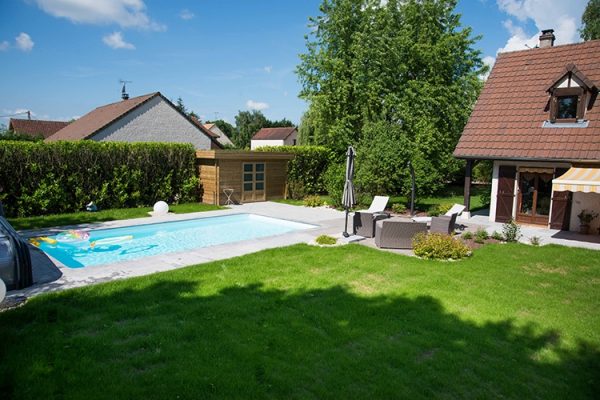 Les piscines et spas par Perret Paysage à Tournus