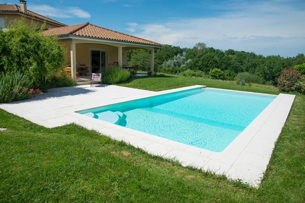 Les piscines et spas par Perret Paysage à Tournus