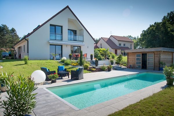 Les piscines et spas par Perret Paysage à Tournus