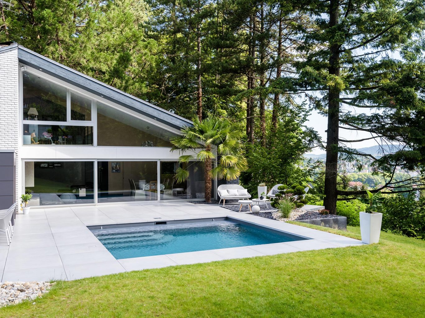 Les piscines et spas par Perret Paysage à Tournus