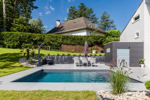 Les piscines et spas par Perret Paysage à Tournus