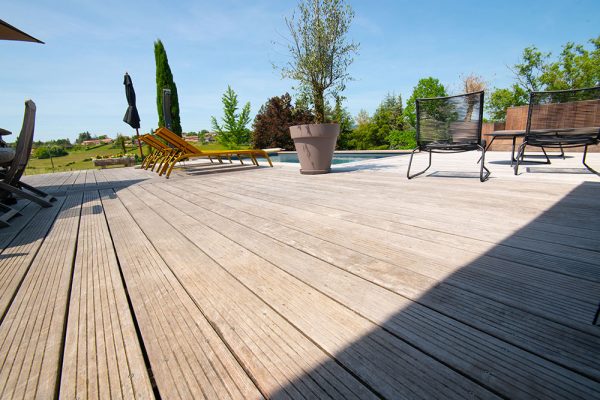 Les terrasses et plages de piscine, Perret Paysage Tournus