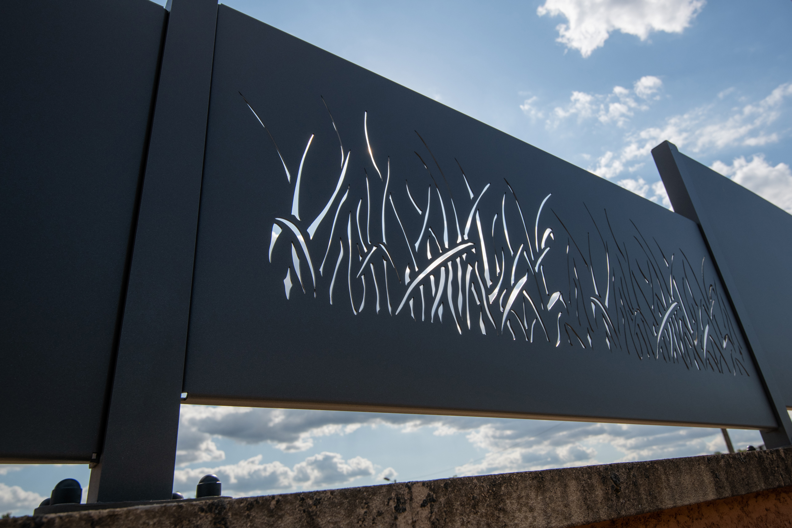 Installation de portail, clôture et brise vue | Perret Paysage