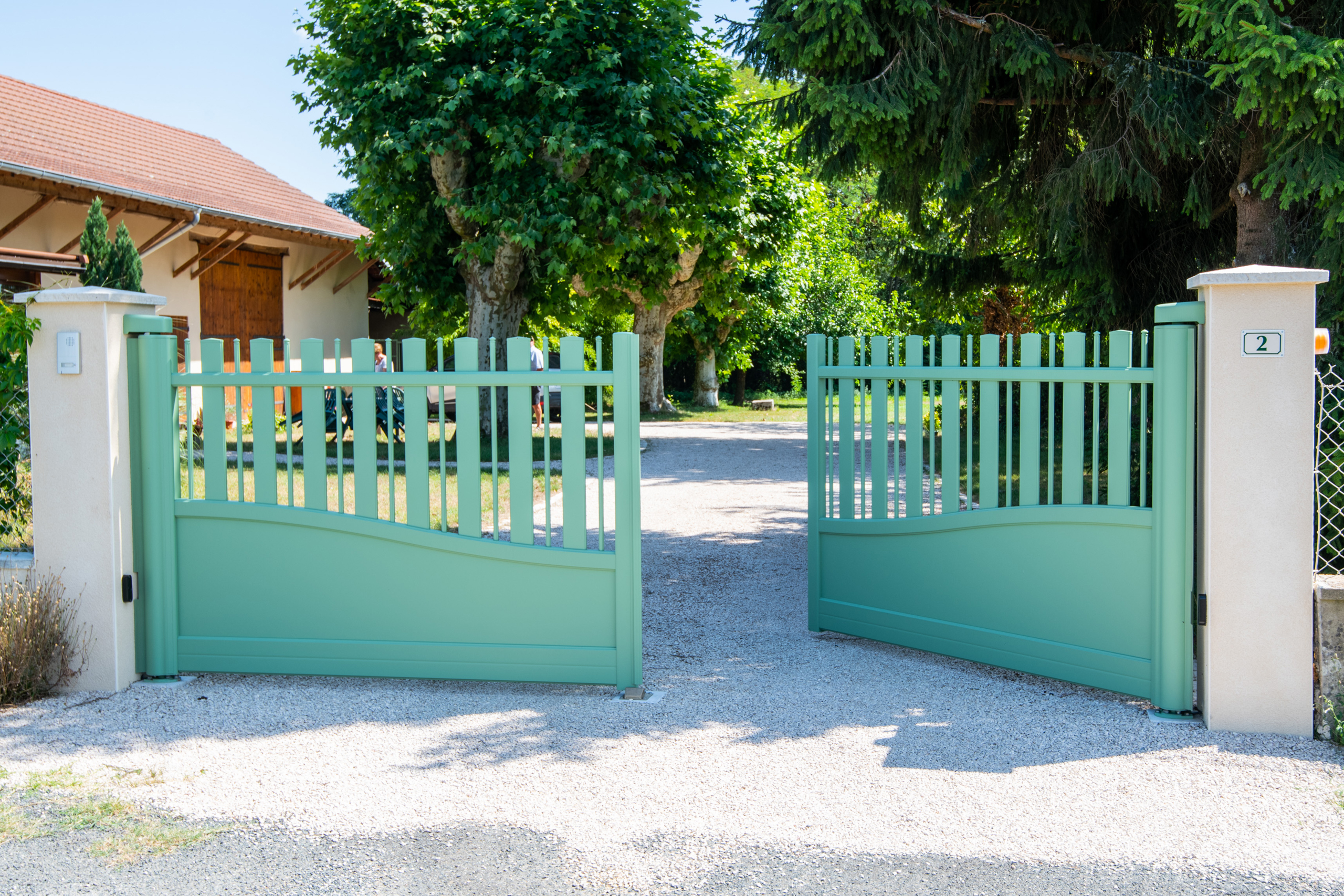 Installation de portail, clôture et brise vue | Perret Paysage