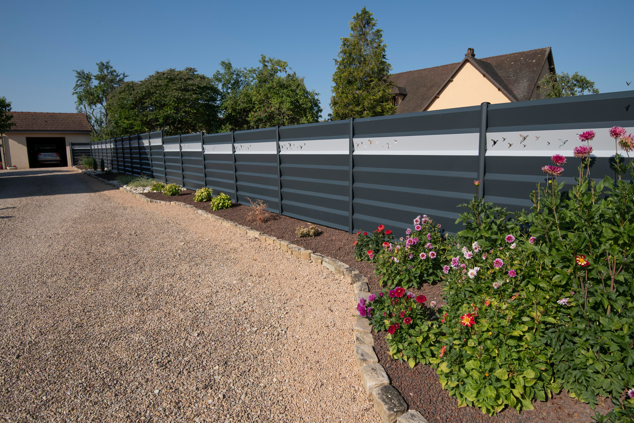 Installation de portail, clôture et brise vue | Perret Paysage