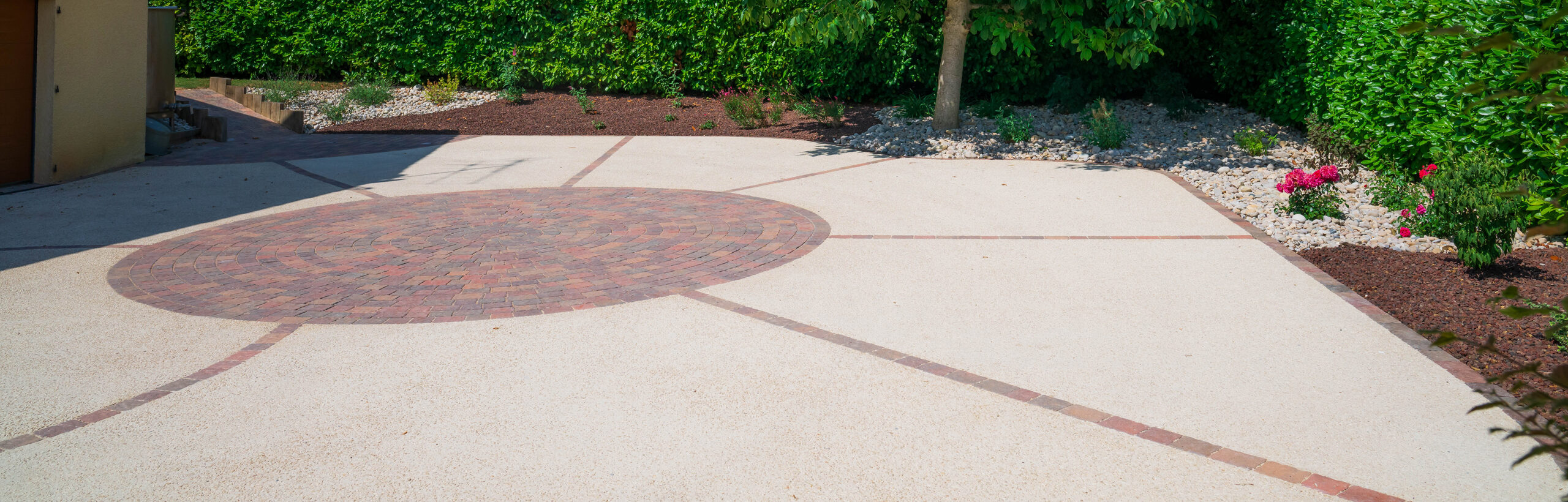 Allée de jardin, accès carossable, cour extérieure | Perret Paysage