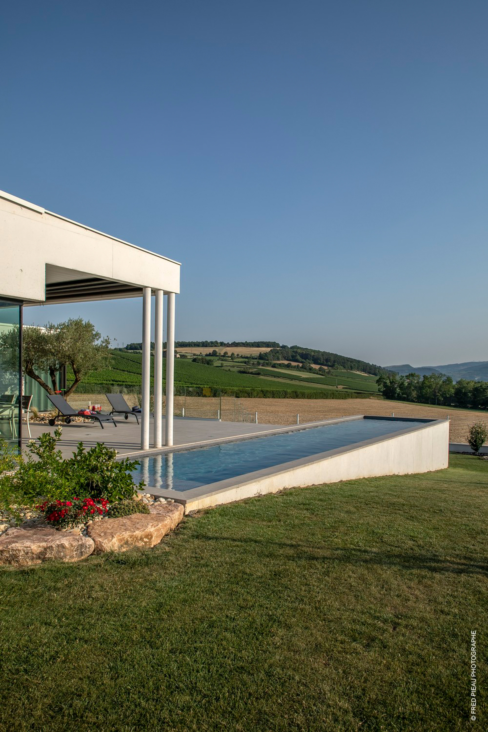 Installation de piscine et couloir de nage | Perret Paysage